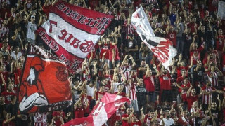 Πανό - μήνυμα της Θύρας 7 «πέταξε» με drone στην Τρίπολη