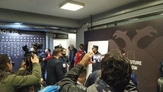 Χωρίς προβλήματα και με...χαμόγελα Καραπαπά αποχώρησε ο Ολυμπιακός