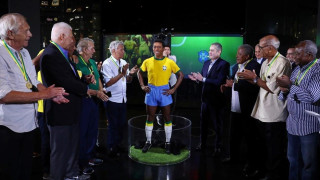 Άγαλμα o Πελέ 50 χρόνια από τo Μουντιάλ του 1970