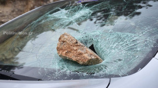 Ανδρες των ΜΑΤ έσπασαν αυτοκίνητα κατοίκων φεύγοντας από την Χίο