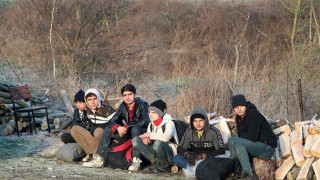 Τα SMS που στέλνει η κυβέρνηση σε πρόσφυγες και μετανάστες