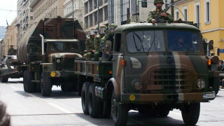 Με χειροκροτήματα και επευφημίες υποδέχθηκαν τον στρατό στην Ορεστιάδα