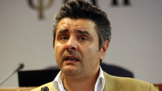 ΣΟΚ: Κάρφωσαν μαχαίρι στην πόρτα του Κυπραίου