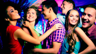 Ο κορωνοϊός χτύπησε και τους swingers