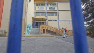 Σε «πονοκέφαλο» εξελίσσεται το άνοιγμα των σχολείων