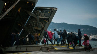 Αναχώρησαν 450 πρόσφυγες και μετανάστες από την Λέσβο