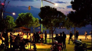 Ουρές για ένα κοκτέιλ από τους Θεσσαλονικείς στη Νέα Παραλία!