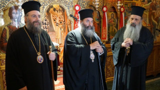 «Ανοιχτές οι εκκλησίες για ατομική προσευχή»