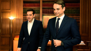 Τηλεδιάσκεψη Μητσοτάκη-Τσίπρα για την έξαρση του κορωνοϊού