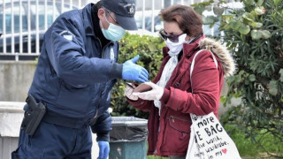 Χιλιάδες μηνύματα την ώρα στο 13033 λόγω απαγόρευσης κυκλοφορίας
