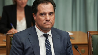 O Άδωνις Γεωργιάδης κλείνει όλες τις εισπρακτικές εταιρίες λόγω κορωνοϊού