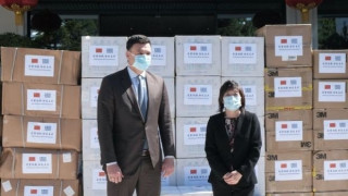 50.000 μάσκες πρόσφερε η Κίνα στην Ελλάδα