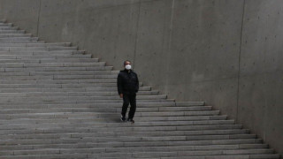 Τι είναι η «κοινωνική αποστασιοποίηση» και γιατί μπορεί να σώσει ζωές στην πανδημία