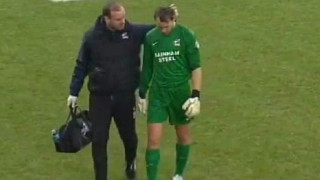 Το ένα σπασμένο χέρι μετά το άλλο! (video)