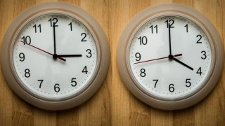 Αλλάζει η ώρα, γυρίζουμε τα ρολόγια μας μια ώρα μπροστά