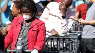 Εικόνες χάους στη Νότια Αφρική στην πρώτη μέρα του lockdown