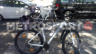 Η καθαρή παραλία, τα έργα συντήρησης και οι αστυνομικοί με τα ποδήλατα!