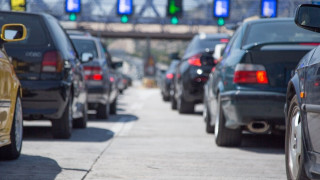 Θεσσαλονίκη: «Ουρές» στα Μάλγαρα για την «έξοδο» των εκδρομέων για το Πάσχα