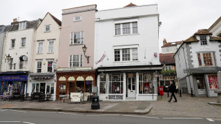 Βρετανία: Η πτώση στην αγορά με αριθμούς