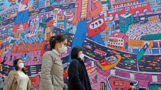 Καθηγήτρια ΜΙΤ: Ως 8 μέτρα μπορεί να «ταξιδέψει» ο ιός