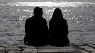 Ζευγάρι έσπασε την απαγόρευση και πιάστηκε γυμνό σε πάρκο