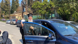 Στον εισαγγελέα ο Μητροπολίτης Κέρκυρας για τη Θεία Κοινωνία σε πιστούς