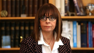 Δεν ανέφερε τη λέξη «Τουρκία» στο μήνυμά της για τη γενοκτονία η Σακελλαροπούλου