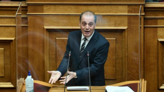 Βελόπουλος: «Τα ΜΜΕ κυνηγούσαν σαν ύαινες τον παπά που κοινώνησε πιστούς»