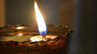 Γυναίκα πήδηξε τα κάγκελα νεκροταφείου για να πάει στο παιδί της στην Πάτρα