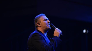 «Σάρωσε» ο Ρέμος, τι έκαναν τα άλλα εορταστικά προγράμματα