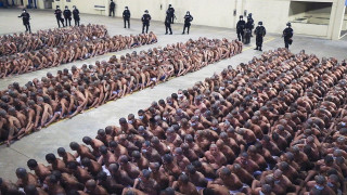 Σκληρές εικόνες από τις φυλακές του Σαλβαδόρ εν μέσω πανδημίας