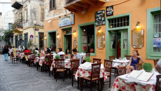 Τότε ανοίγουν καφέ και εστιατόρια, νωρίτερα η μετακίνηση στην επαρχία