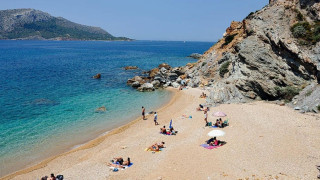 Κορωνοϊός: Πώς θα κάνουμε φέτος τα μπάνια μας στη θάλασσα