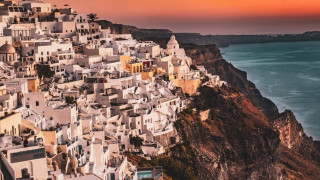 Σεισμοί στη Σαντορίνη: Γιατί η Γεωγραφική Υπηρεσία Στρατού «σαρώνει» την περιοχή