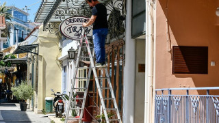 Παπαθανάσης: Ποια καταστήματα ανοίγουν τη Δευτέρα και πώς θα λειτουργήσουν