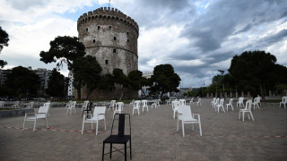 Με «άδειες καρέκλες» διαμαρτυρήθηκε η εστίαση σε όλη την Ελλάδα