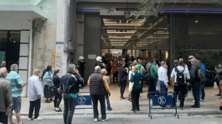 Ουρές 1.000 ατόμων στη ΔΕΗ από τις 5 το πρώι