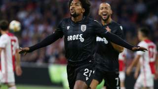 Τα δίνει όλα για τα αστέρια