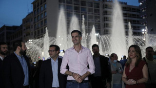 Η αιχμηρή ανάρτηση της Ακρίτα για τον συνωστισμό στην πλατεία Ομονοίας