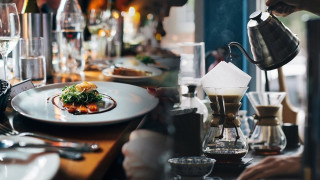 Άνοιγμα εστίασης: Τι ισχύει με τα κέντρα δεξιώσεων