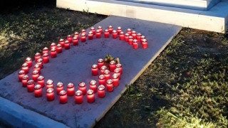Εντυπωσιακό: Σχημάτισαν με κεριά το «G» για τα θύματα της Γενοκτονίας των Ποντίων