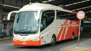 Τραγωδία : Νεκρός οδηγός ΚΤΕΛ στη Βαμβακού, έχασε τον έλεγχο του λεωφορείου