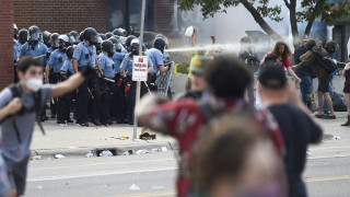 Οργή στη Μινεάπολη για τον θάνατο Αφροαμερικανού από αστυνομικούς