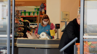 Αναλήψεις και καταθέσεις μετρητών στα ταμεία των... σούπερ μάρκετ!