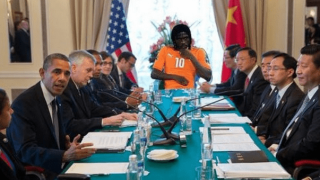 Χαμός στα social media με τον... μοναχικό Ζερβίνιο! (video)