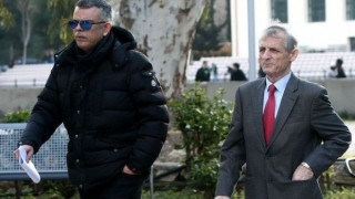 Έβγαλαν... μαχαίρια με το «καλημέρα»