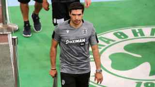 Αναγκαστική αλλαγή... μπλούζας για τον Φερέιρα