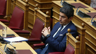 Χαμός στη Βουλή και επιθέσεις σε Αυγενάκη!