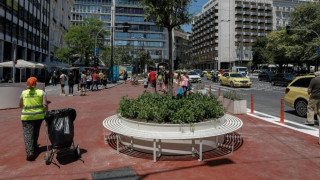 Μεγάλος περίπατος: «Τα παγκάκια στοιχίζουν όσο 10 αποζημιώσεις εργαζόμενου σε αναστολή»