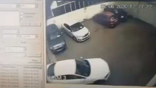 Προσπάθησε να παρκάρει και τα έσπασε όλα